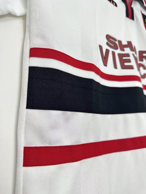 1998 Manchester United Away Umbro Jersey