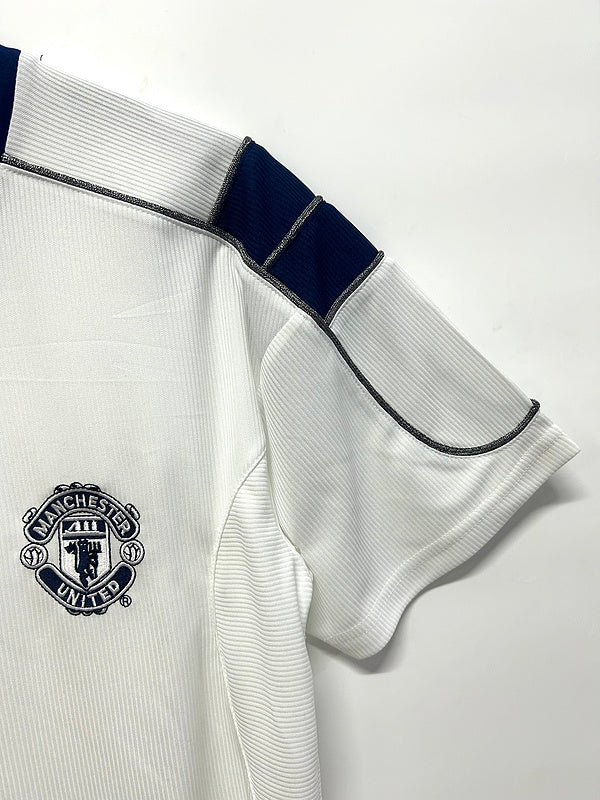2000-01 Manchester United Away Umbro Jersey
