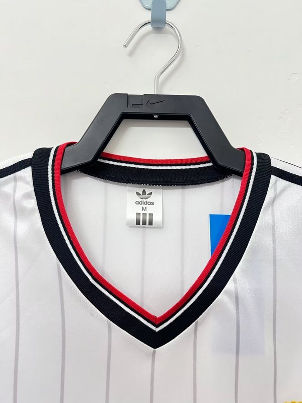 1983 Manchester United Away adidas Jersey